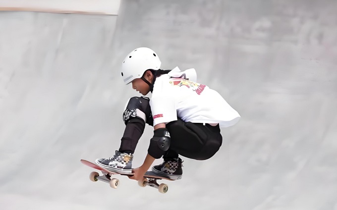 一篇關于滑板場的家庭教育指導：父母的“松弛感”，是給孩子的“人生禮物”→